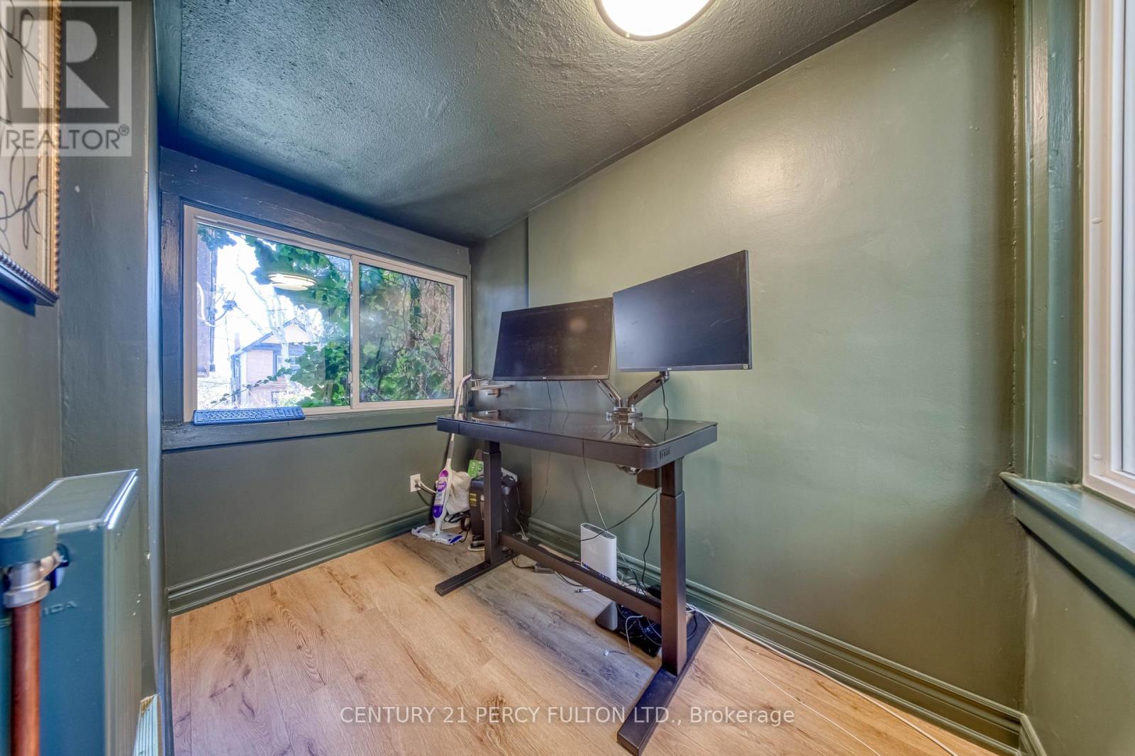 10 Redwood Avenue, Toronto, Ontario  M4L 2S6 - Photo 20 - E13052168