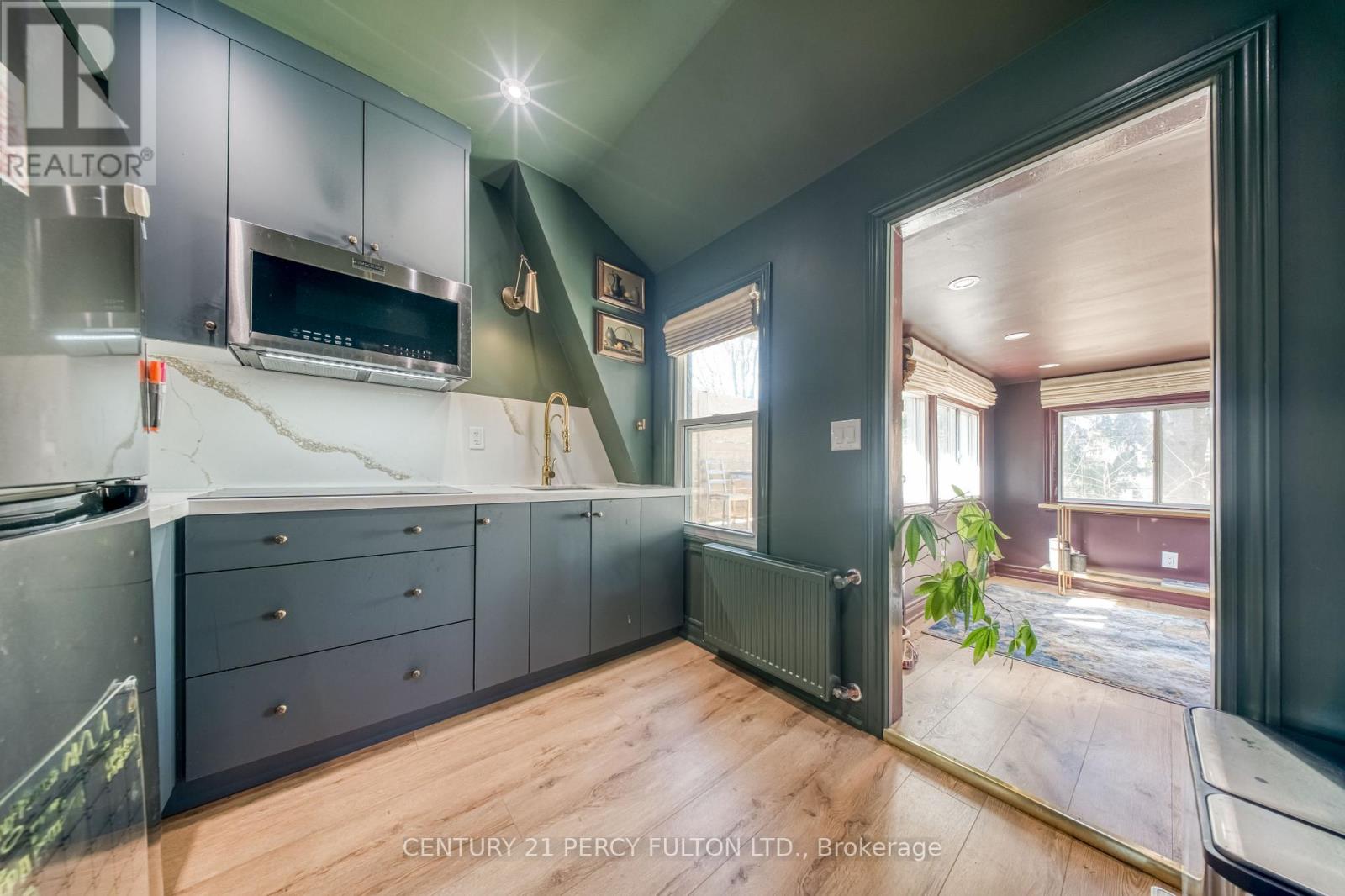 10 Redwood Avenue, Toronto, Ontario  M4L 2S6 - Photo 21 - E13052168