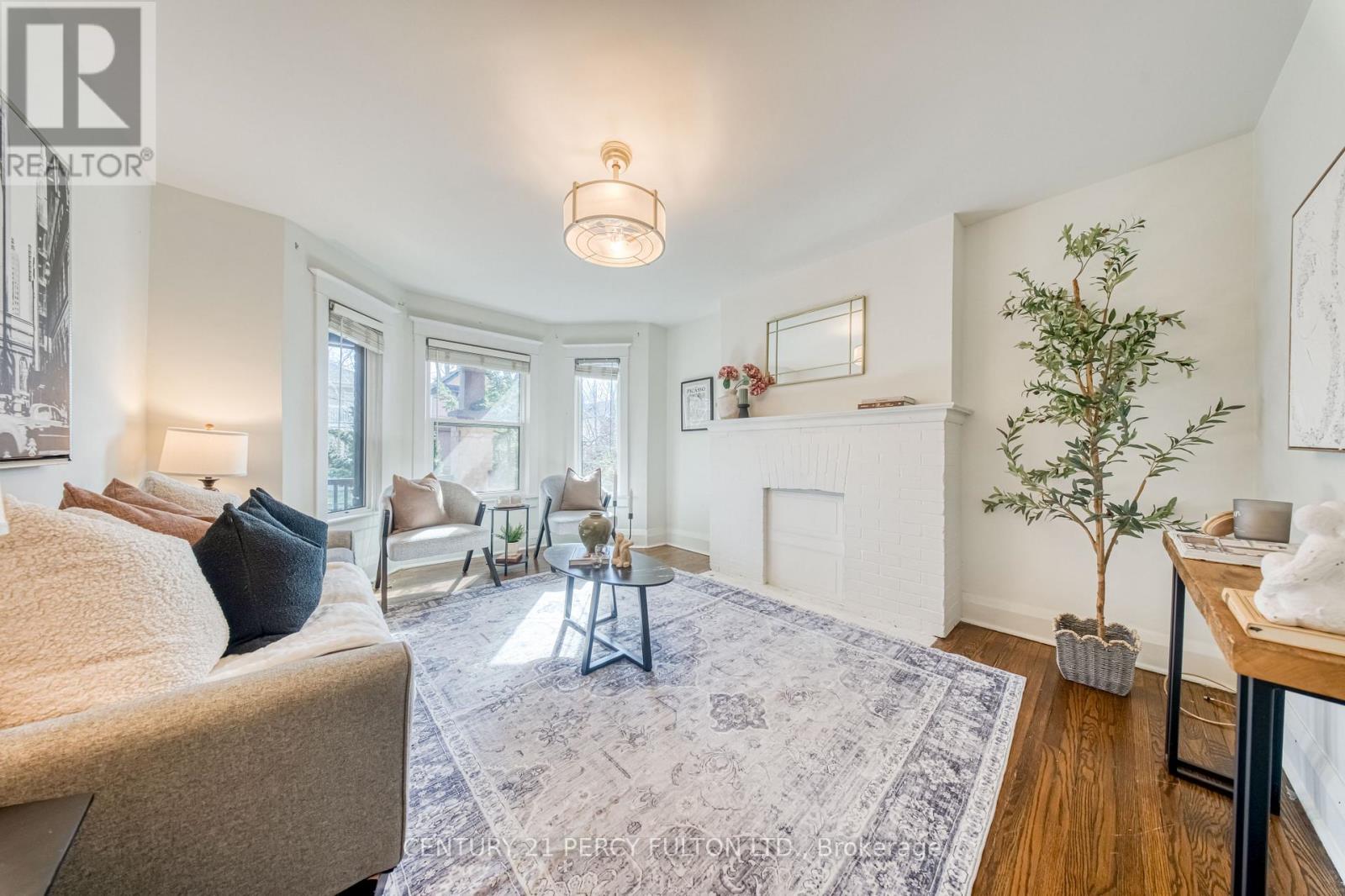 10 Redwood Avenue, Toronto, Ontario  M4L 2S6 - Photo 4 - E13052168