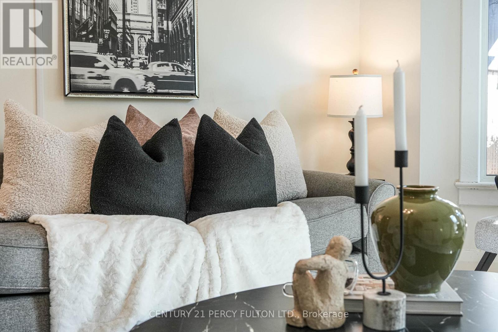 10 Redwood Avenue, Toronto, Ontario  M4L 2S6 - Photo 6 - E13052168