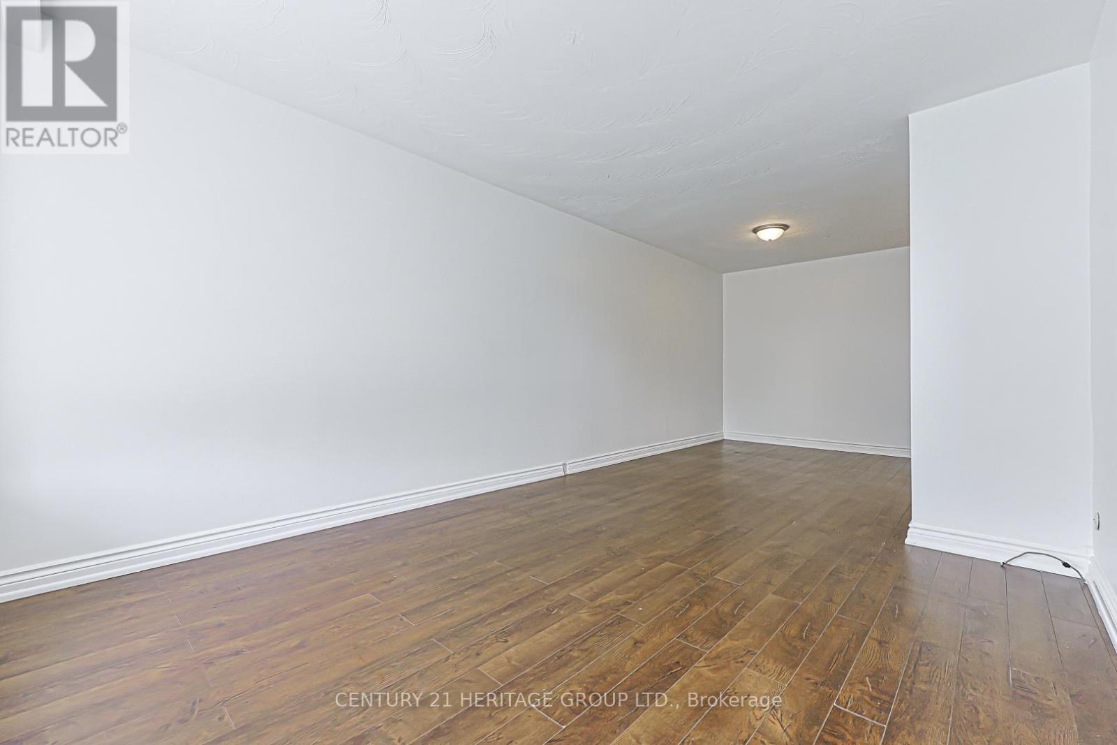 42 Lindsay Avenue, Newmarket, Ontario  L3Y 4N6 - Photo 2 - N13052010