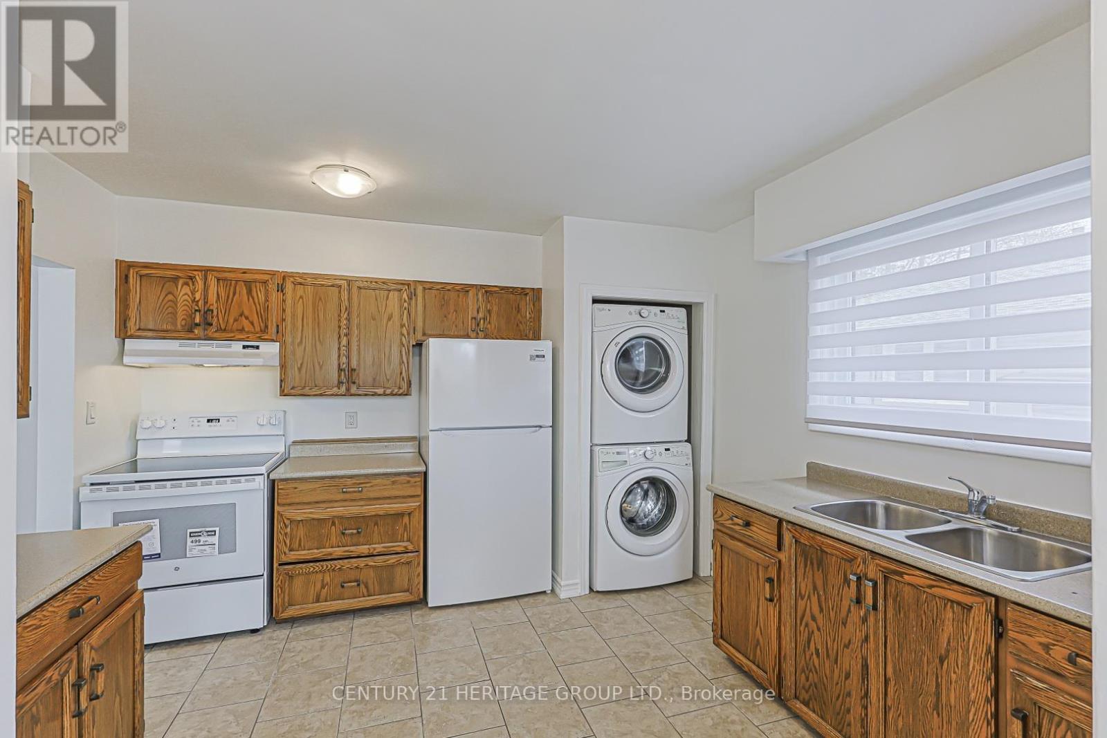 42 Lindsay Avenue, Newmarket, Ontario  L3Y 4N6 - Photo 5 - N13052010