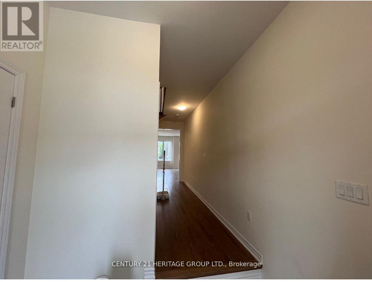 22 Blick Crescent, Aurora, Ontario  L4G 7Y9 - Photo 2 - N13052014