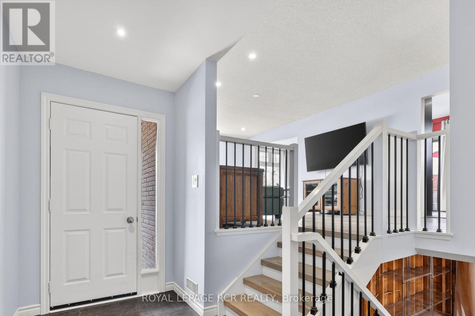 190 Parkview Road, Georgina, Ontario  L4P 2J7 - Photo 5 - N13052072