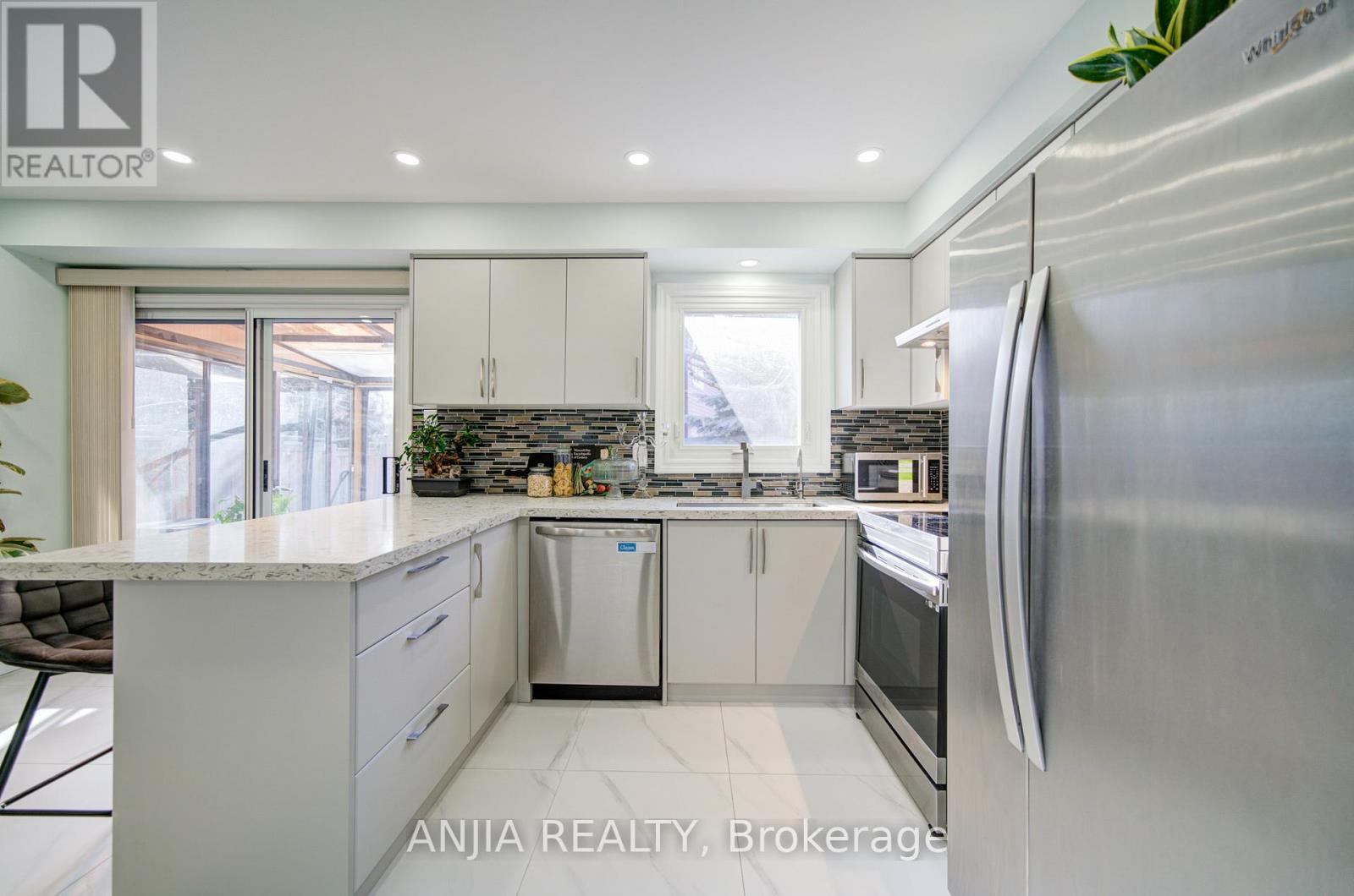 83 Mcclintock Crescent, Vaughan, Ontario  L4J 2S8 - Photo 15 - N13052086