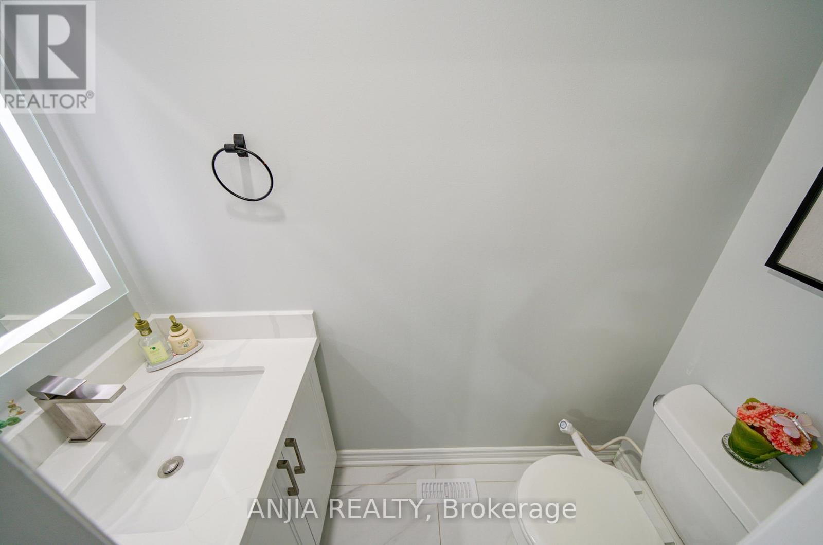 83 Mcclintock Crescent, Vaughan, Ontario  L4J 2S8 - Photo 5 - N13052086