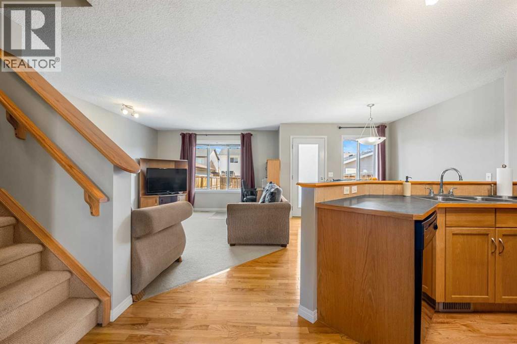 83 Saddlebrook Gardens Ne, Calgary, Alberta  T3J 5M5 - Photo 6 - A2296080