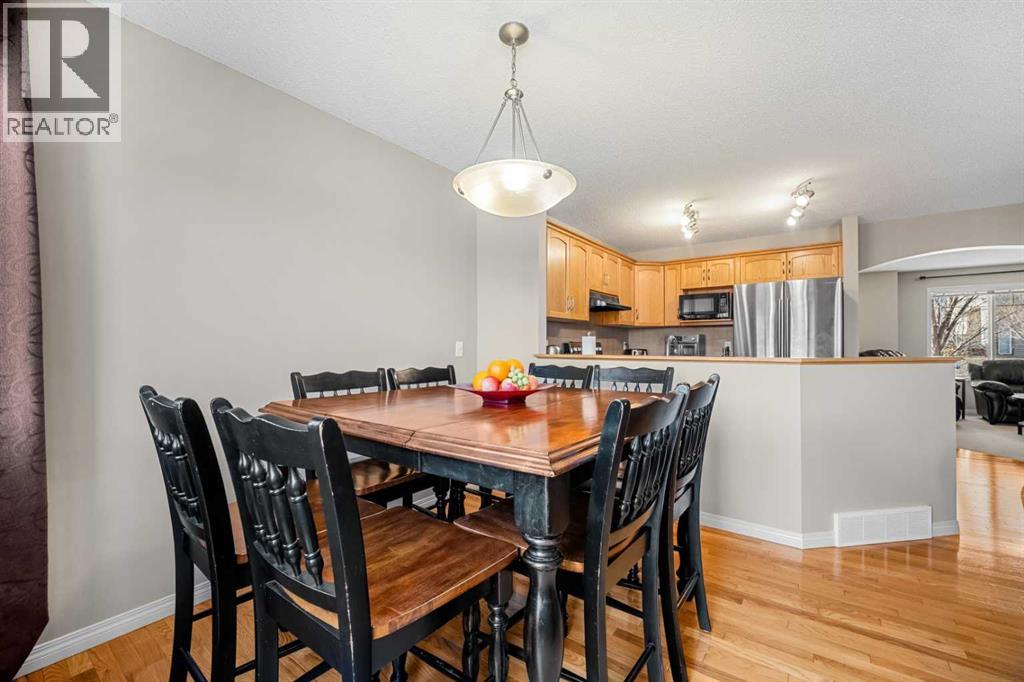 83 Saddlebrook Gardens Ne, Calgary, Alberta  T3J 5M5 - Photo 8 - A2296080