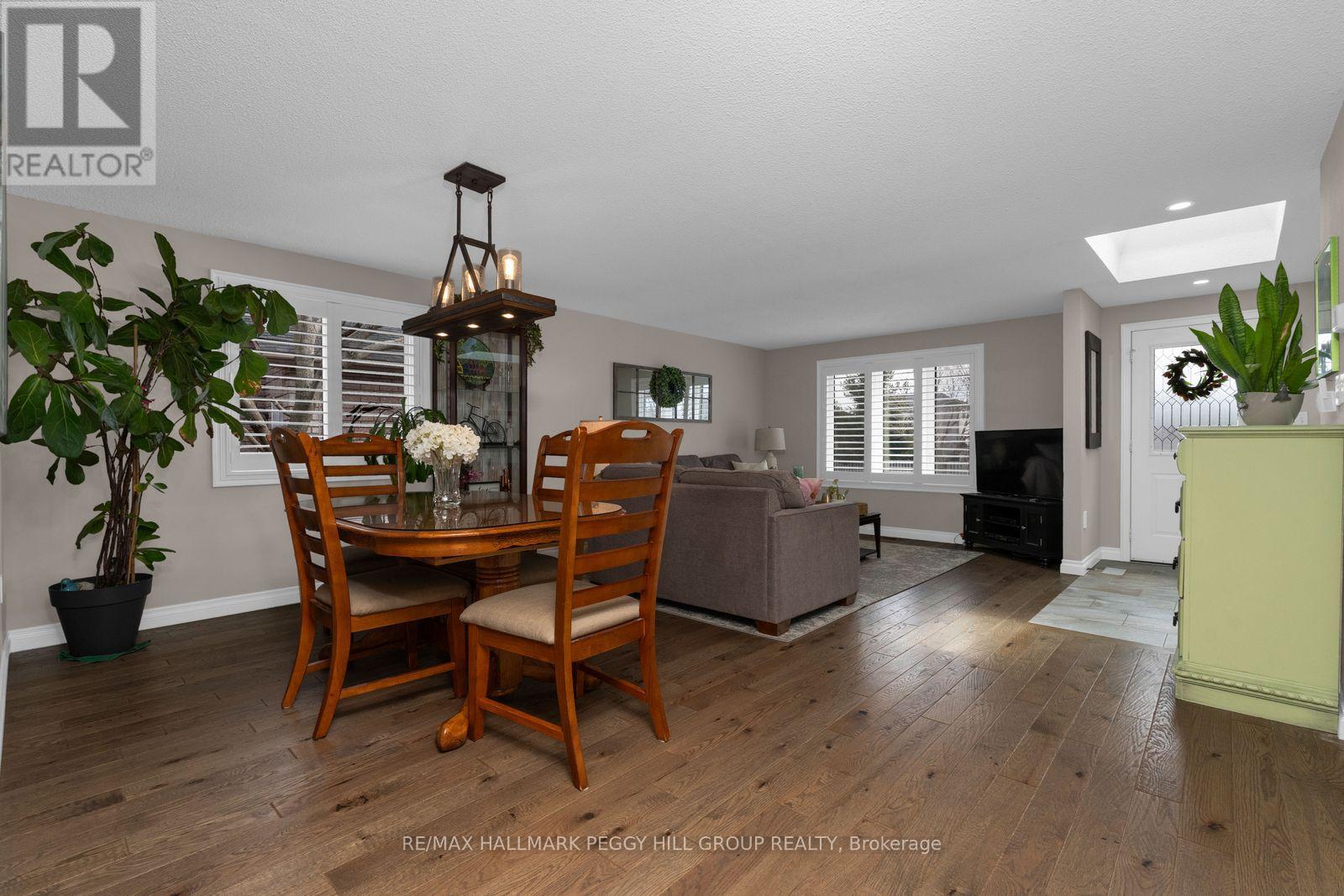 8 Holly Meadow Road, Barrie (Holly), Ontario  L4N 8S2 - Photo 3 - S13052050