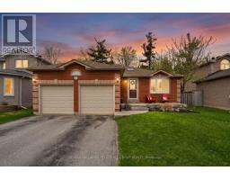 8 HOLLY MEADOW ROAD, Barrie, Ontario