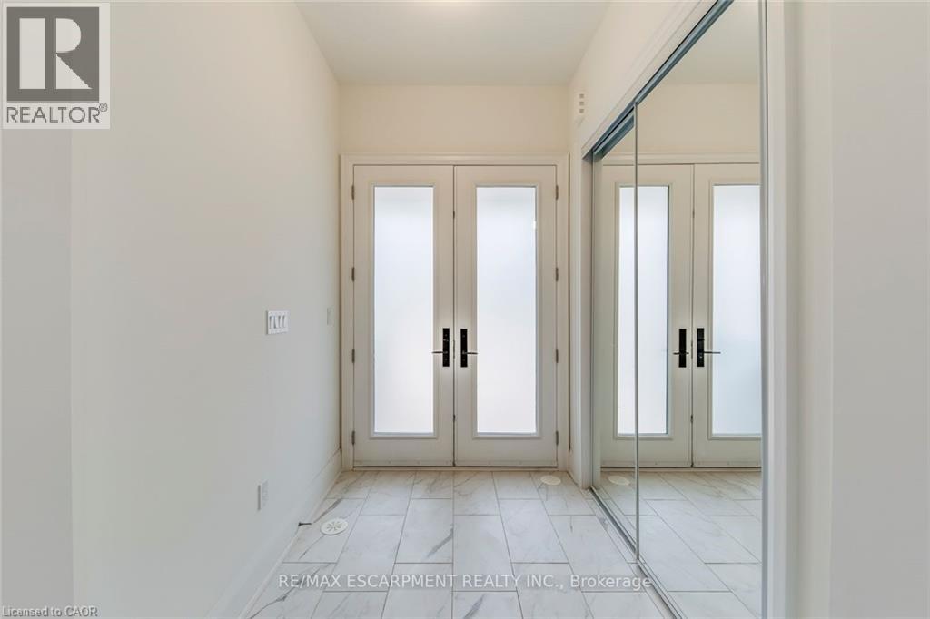 3323 Azam Way, Oakville, Ontario  L6M 5S3 - Photo 3 - 40824122