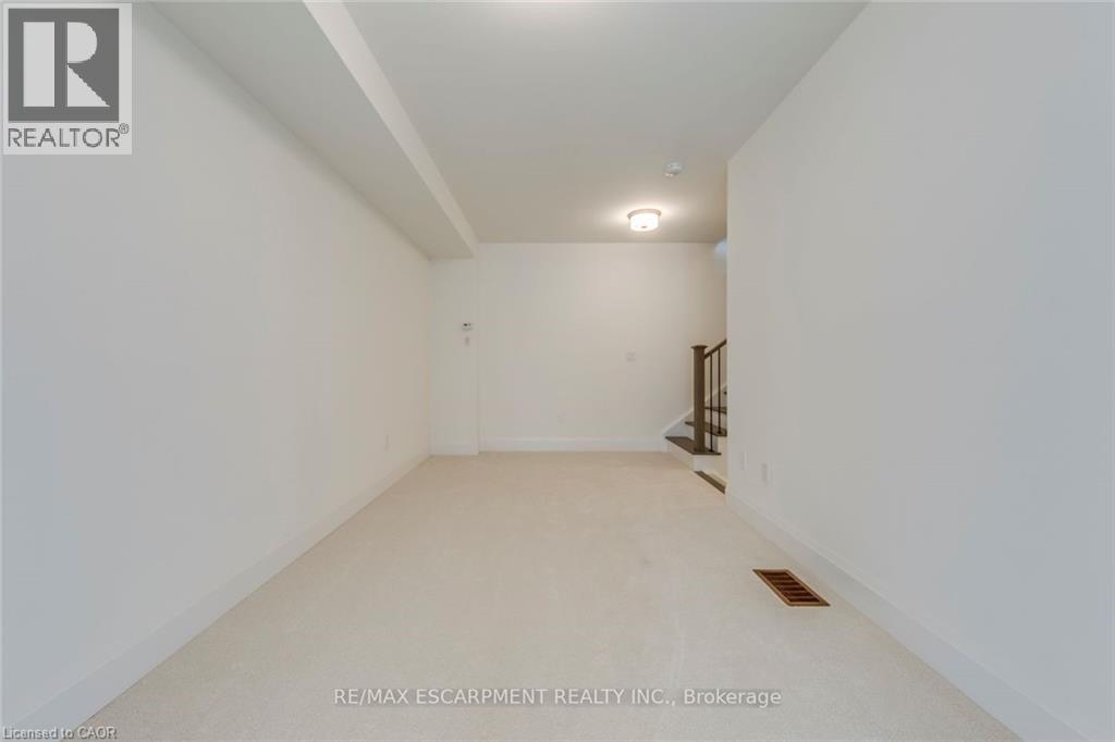 3323 Azam Way, Oakville, Ontario  L6M 5S3 - Photo 4 - 40824122