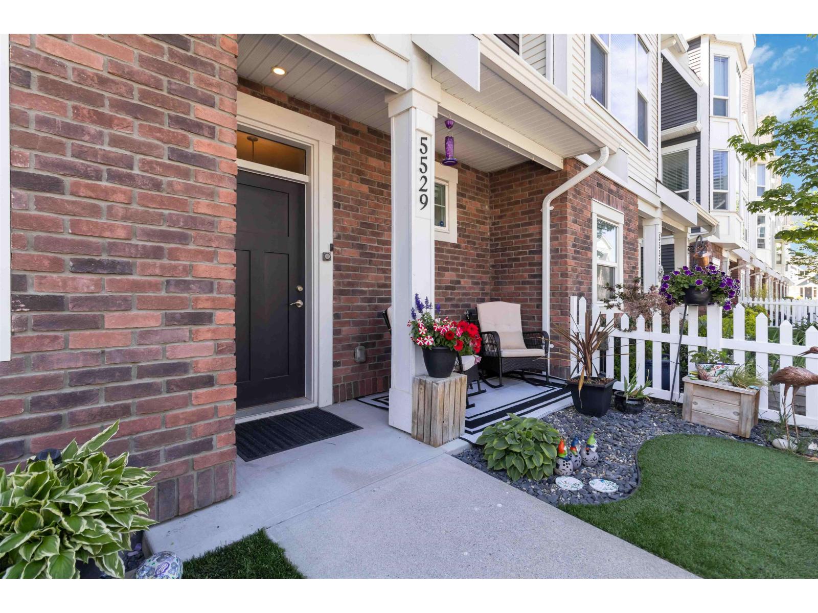 5529 Driftwood Street, Sardis South, Chilliwack, British Columbia  V2R 6A3 - Photo 4 - R3115849