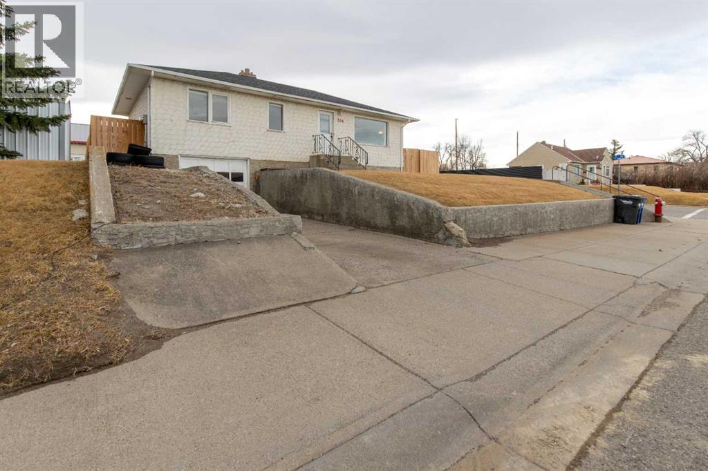 304 21 Street, Fort Macleod, Alberta  T0L 0Z0 - Photo 3 - A2291424