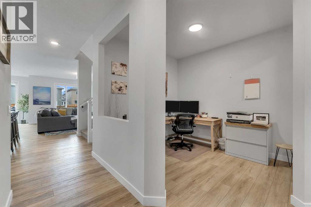 178 Creekstone Path SW, Calgary, Alberta  T2X 4P8 - Photo 4 - A2294914