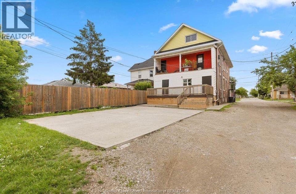 1050 Assumption, Windsor, Ontario  N9A 3C4 - Photo 2 - 26009379