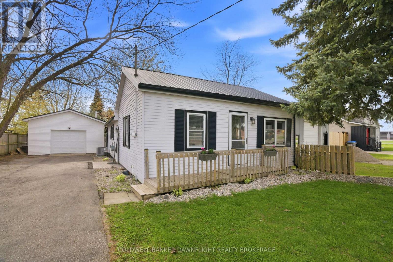 181 Mcconnell Street, South Huron, Ontario  N0M 1S3 - Photo 2 - X13052194