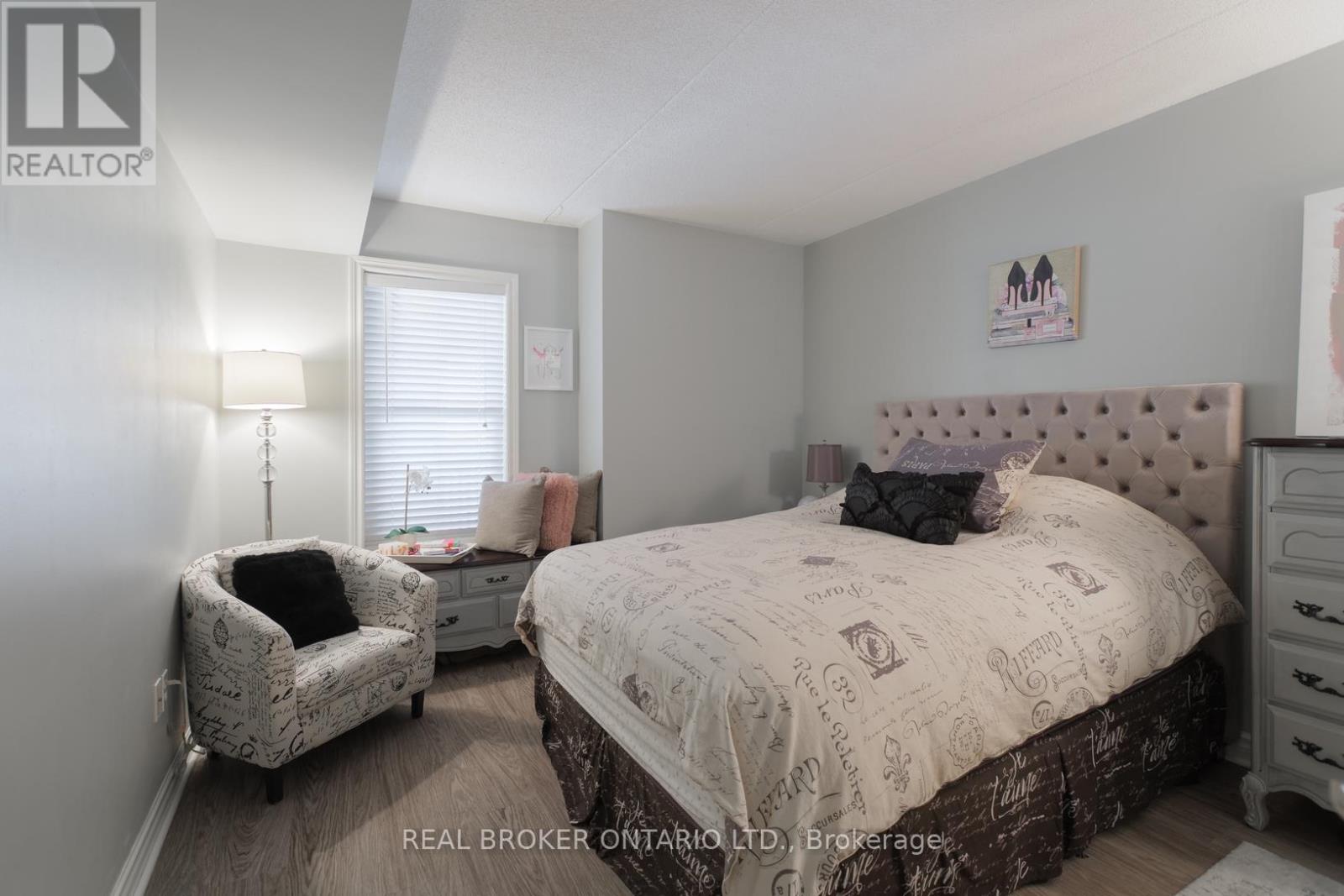 218 - 2040 Cleaver Avenue, Burlington, Ontario  L7M 4C4 - Photo 10 - W13052164