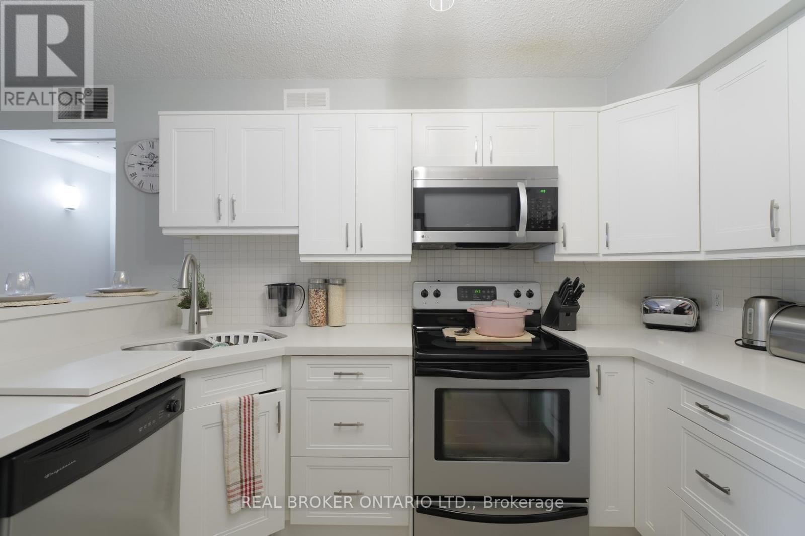 218 - 2040 Cleaver Avenue, Burlington, Ontario  L7M 4C4 - Photo 6 - W13052164