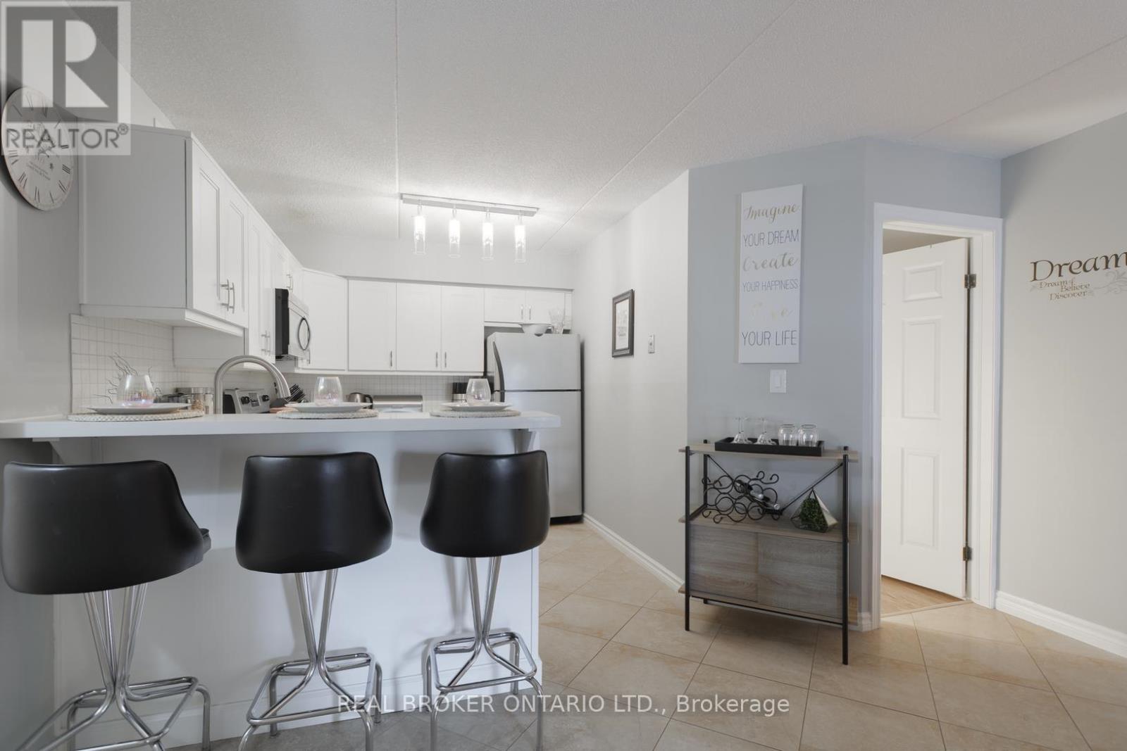 218 - 2040 Cleaver Avenue, Burlington, Ontario  L7M 4C4 - Photo 7 - W13052164