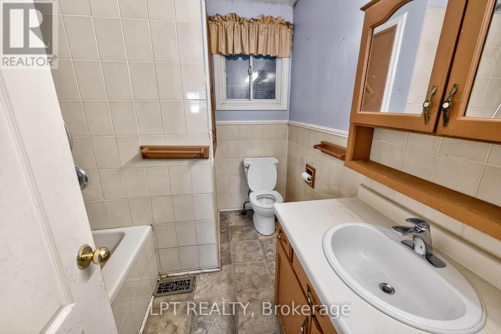 340 Fairlawn Street, Oshawa, Ontario  L1J 4R3 - Photo 22 - E13052138