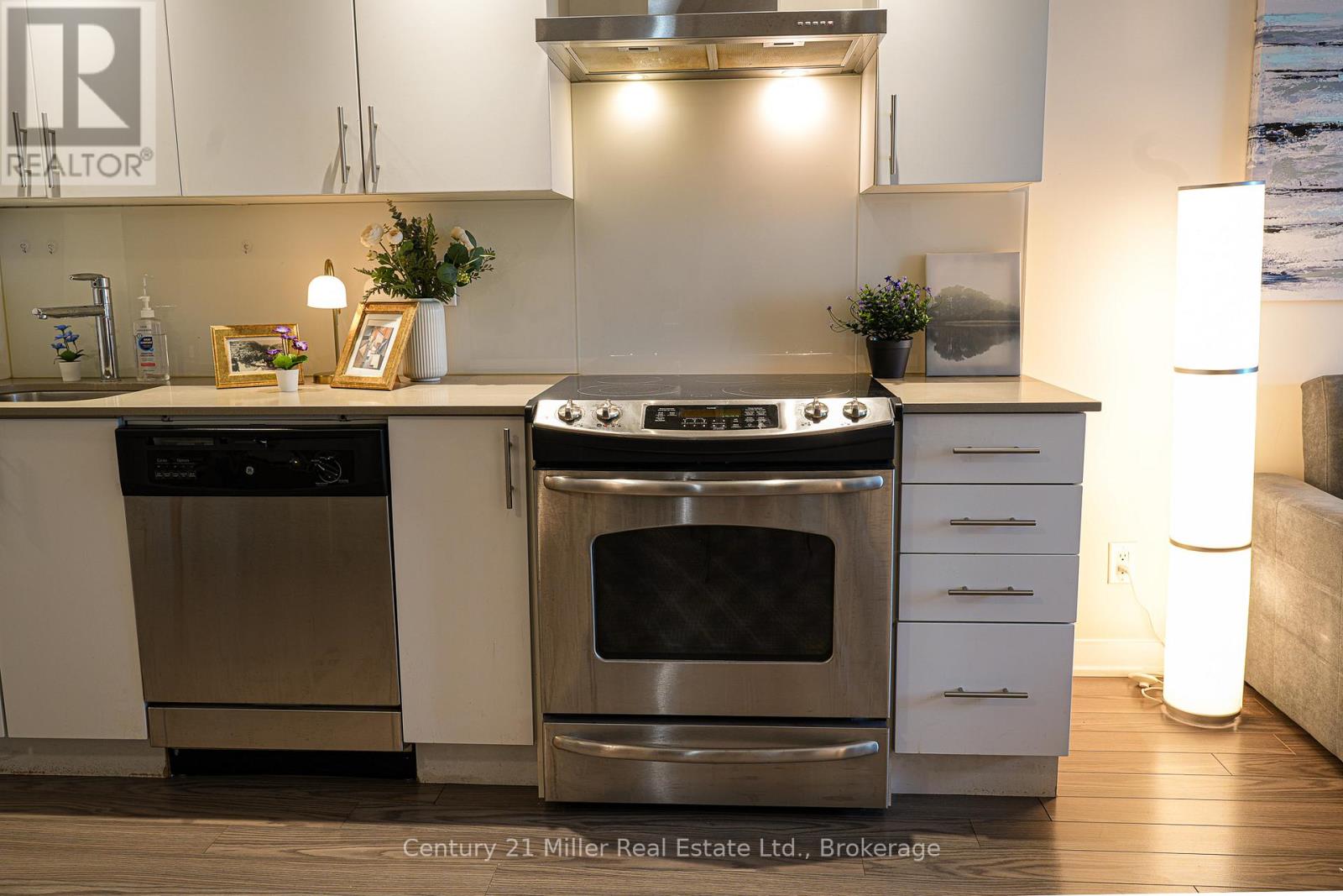 1634 - 165 Legion Road N, Toronto, Ontario  M8Y 0B3 - Photo 8 - W13052196