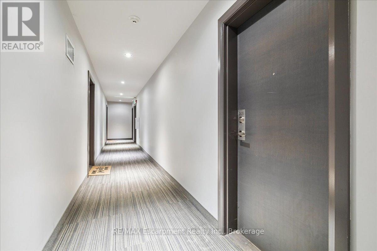 205 - 2393 Bronte Road, Oakville, Ontario  L6M 1P4 - Photo 2 - W13052516