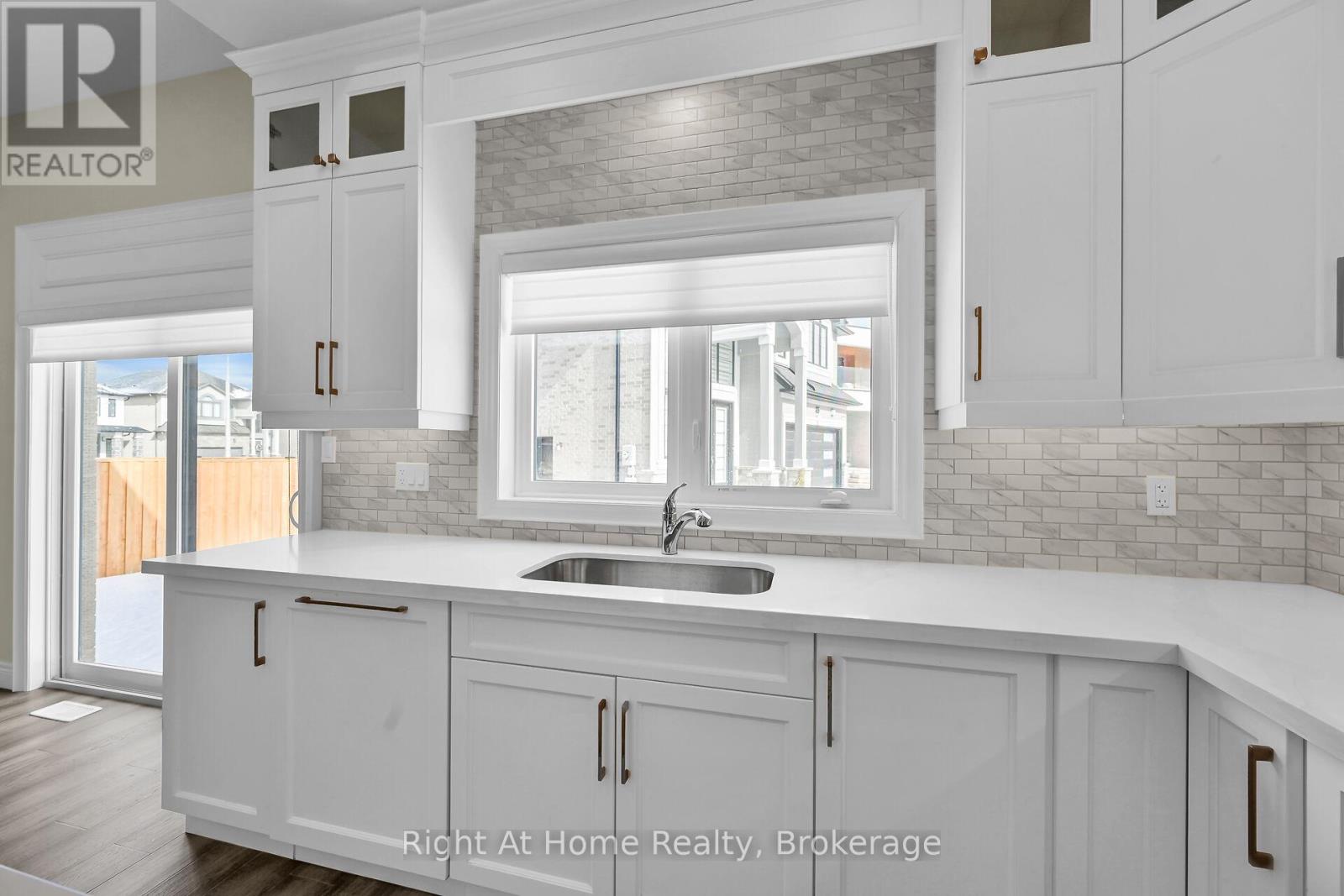 55 Eringate Court, Hamilton, Ontario  L8J 0L7 - Photo 24 - X13052302