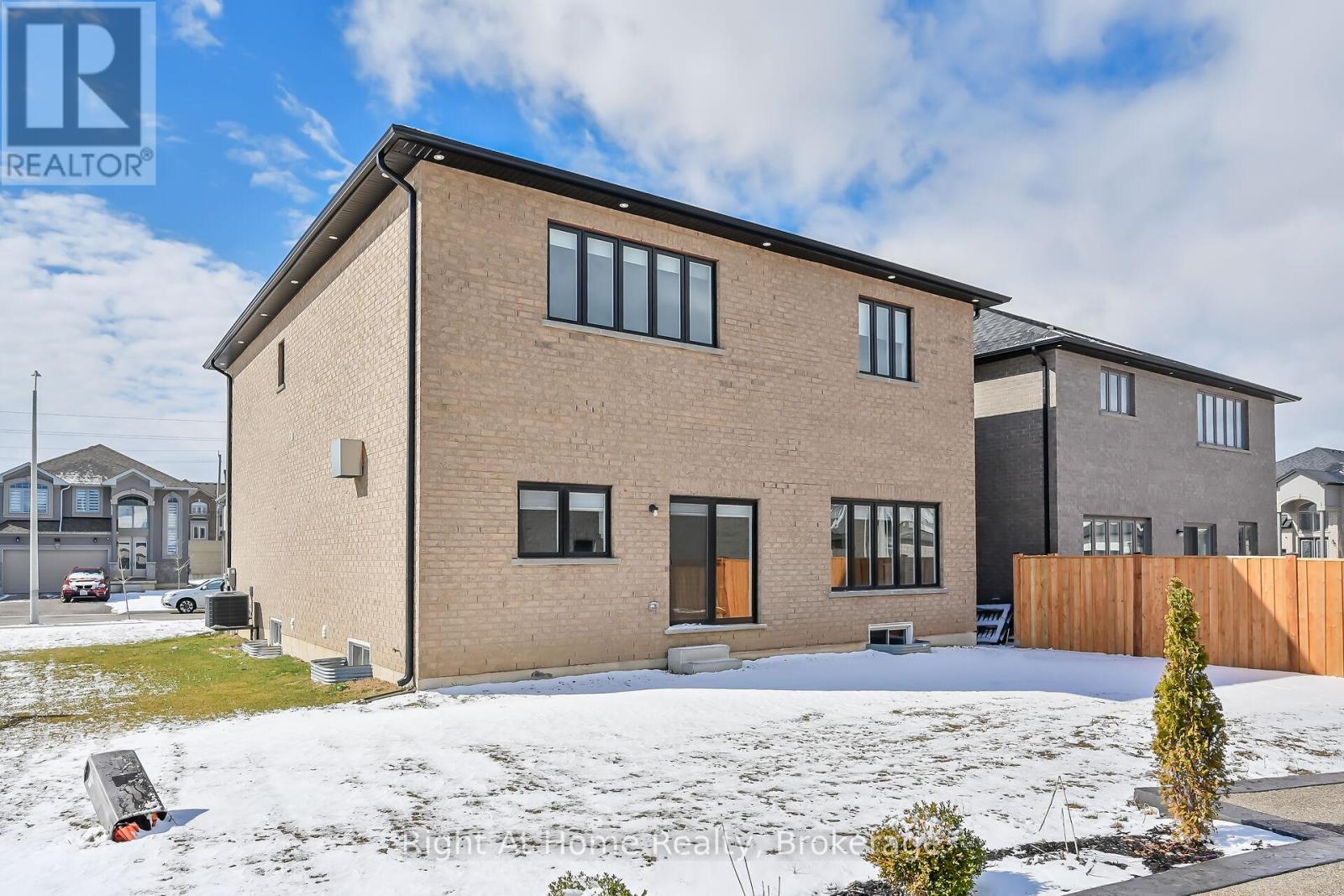 55 Eringate Court, Hamilton, Ontario  L8J 0L7 - Photo 44 - X13052302