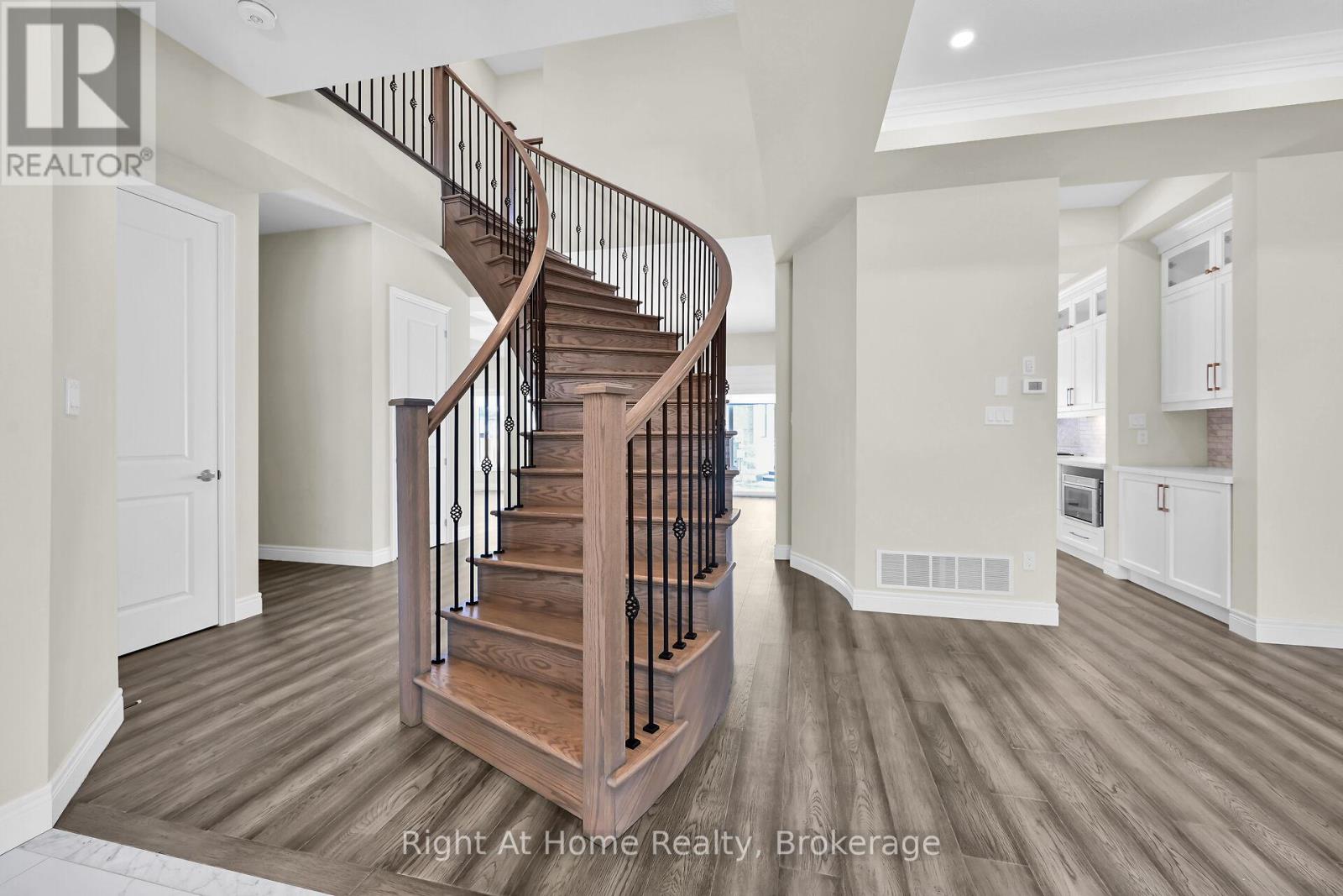 55 Eringate Court, Hamilton, Ontario  L8J 0L7 - Photo 9 - X13052302