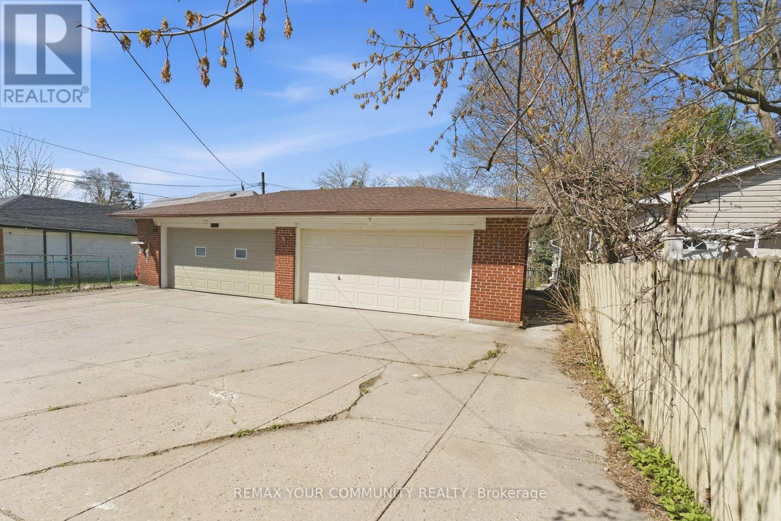 172 Times Road, Toronto, Ontario  M6B 3M6 - Photo 18 - W12780396