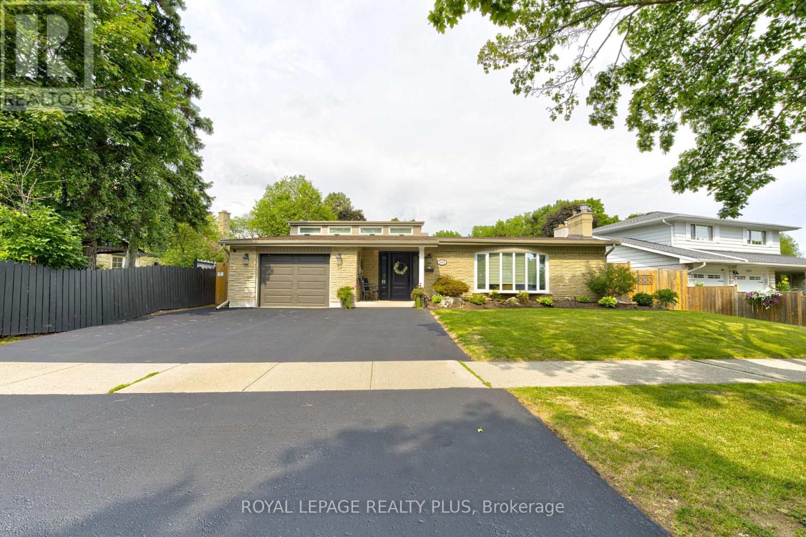 2063 CAVENDISH DRIVE, Burlington, Ontario