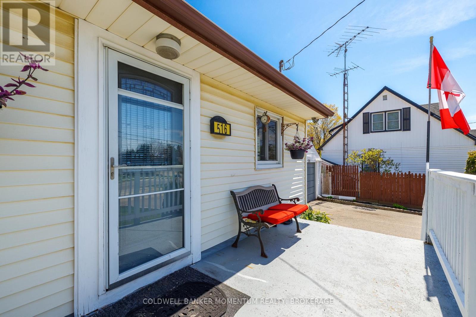 516 Geneva Street, St. Catharines, Ontario  L2N 2H6 - Photo 4 - X13052200