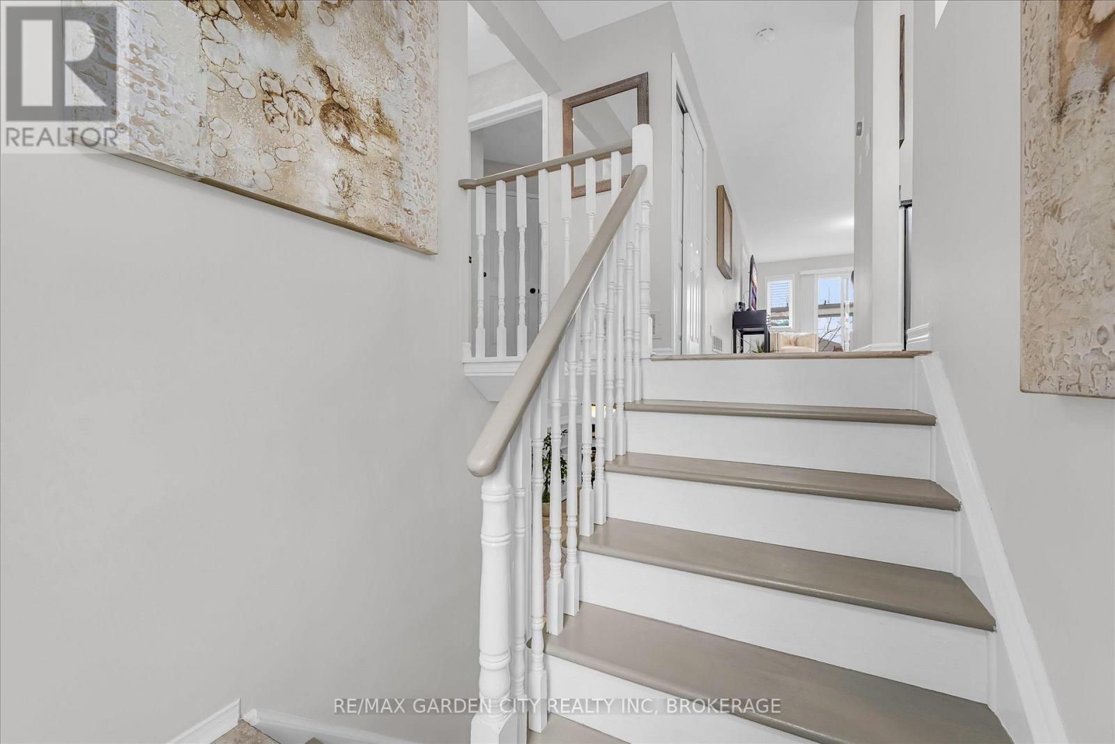 11 Jefferson Court W, Welland, Ontario  L3C 7G5 - Photo 2 - X13052494