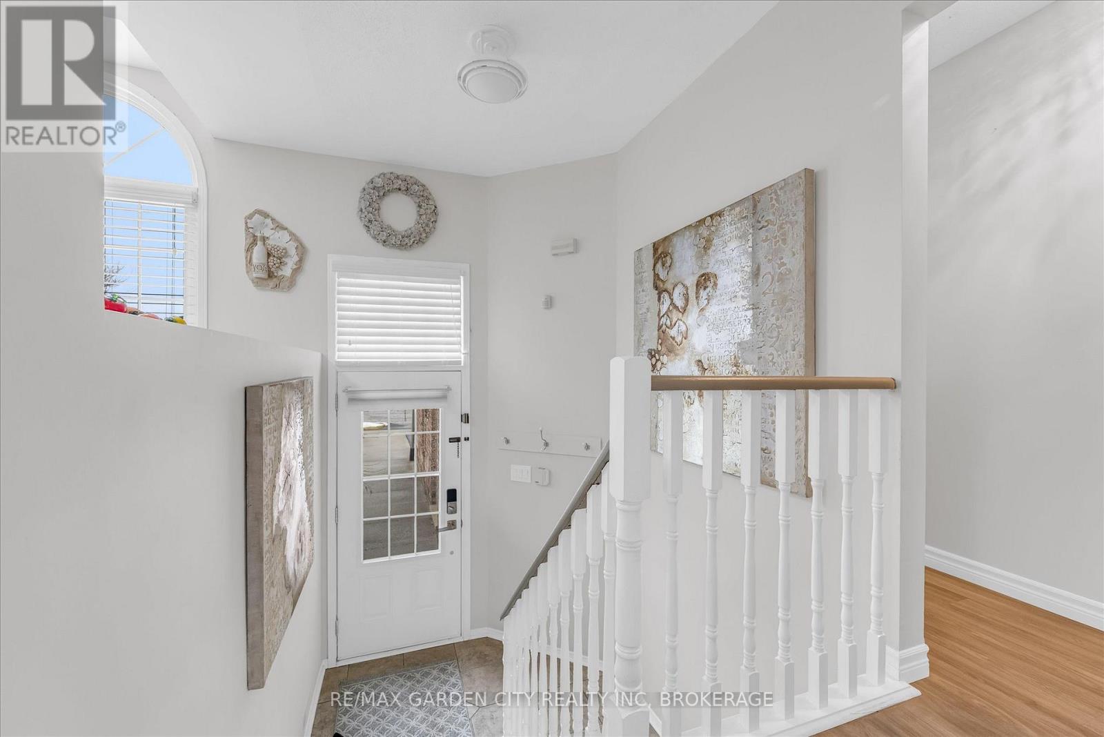 11 Jefferson Court W, Welland, Ontario  L3C 7G5 - Photo 3 - X13052494