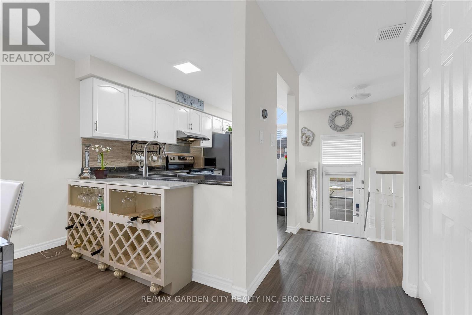 11 Jefferson Court W, Welland, Ontario  L3C 7G5 - Photo 4 - X13052494