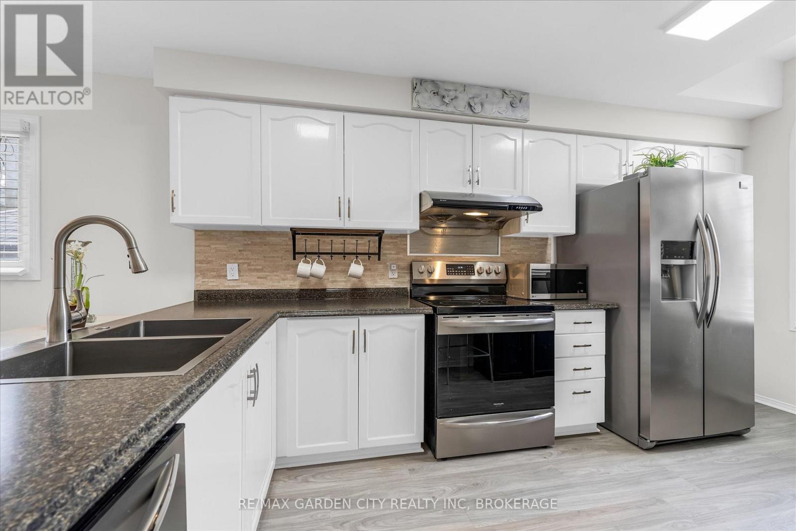 11 Jefferson Court W, Welland, Ontario  L3C 7G5 - Photo 5 - X13052494