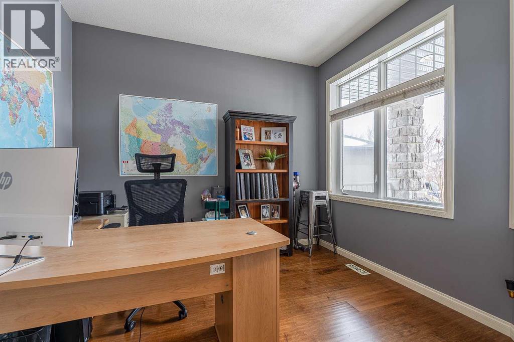 812 Coopers Drive Sw, Airdrie, Alberta  T4B 2W3 - Photo 11 - A2305355