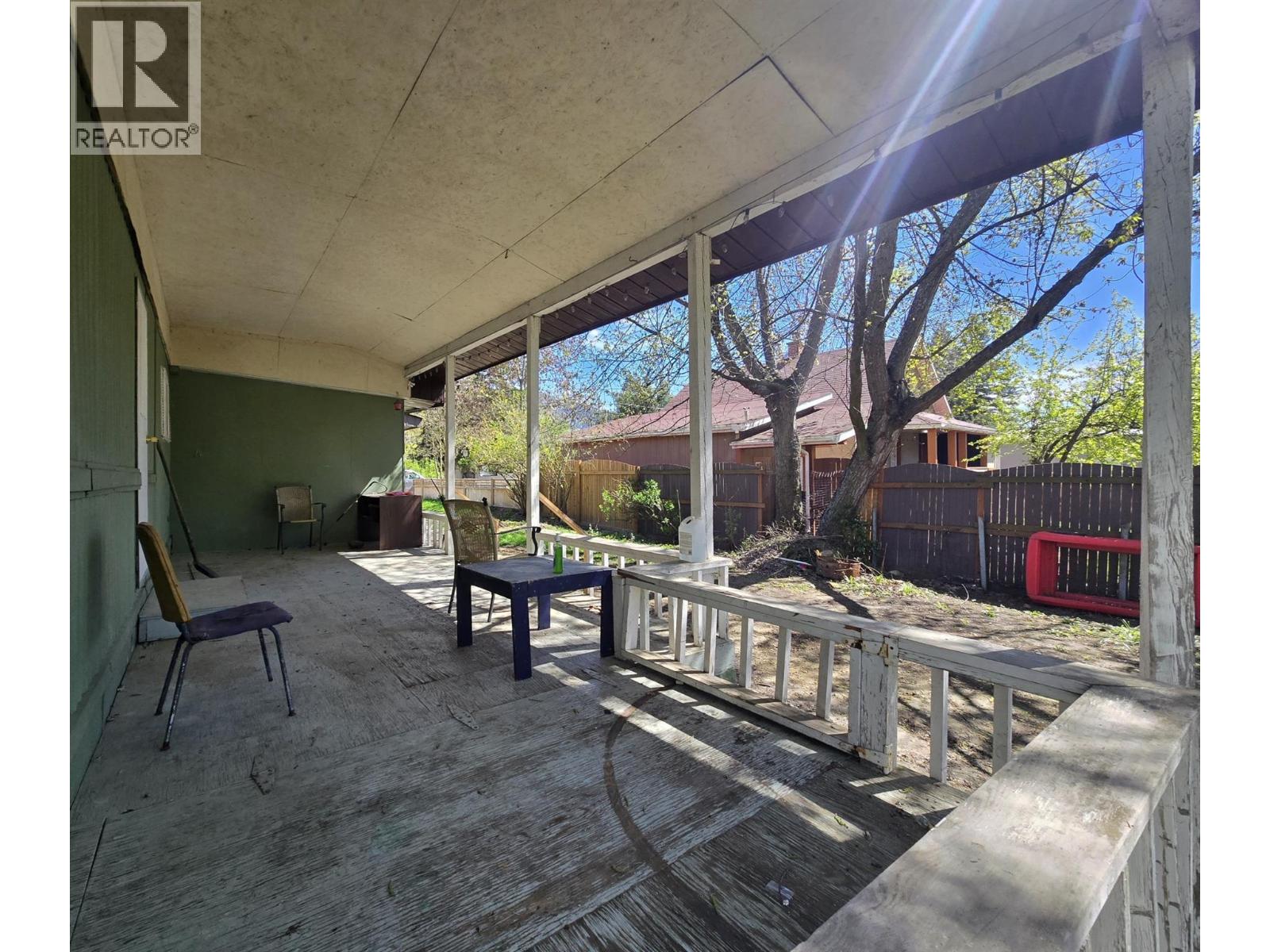 300 3rd Avenue, Castlegar, British Columbia  V1N 2A6 - Photo 5 - 10384861