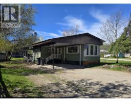 300 3rd Avenue, Castlegar, British Columbia