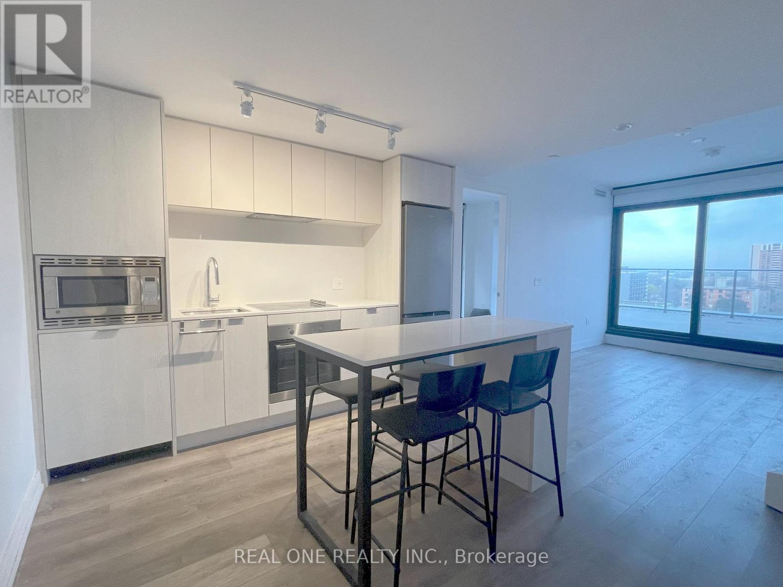 1020 - 1 Jarvis Street, Hamilton, Ontario  L8R 0A8 - Photo 3 - X13032686