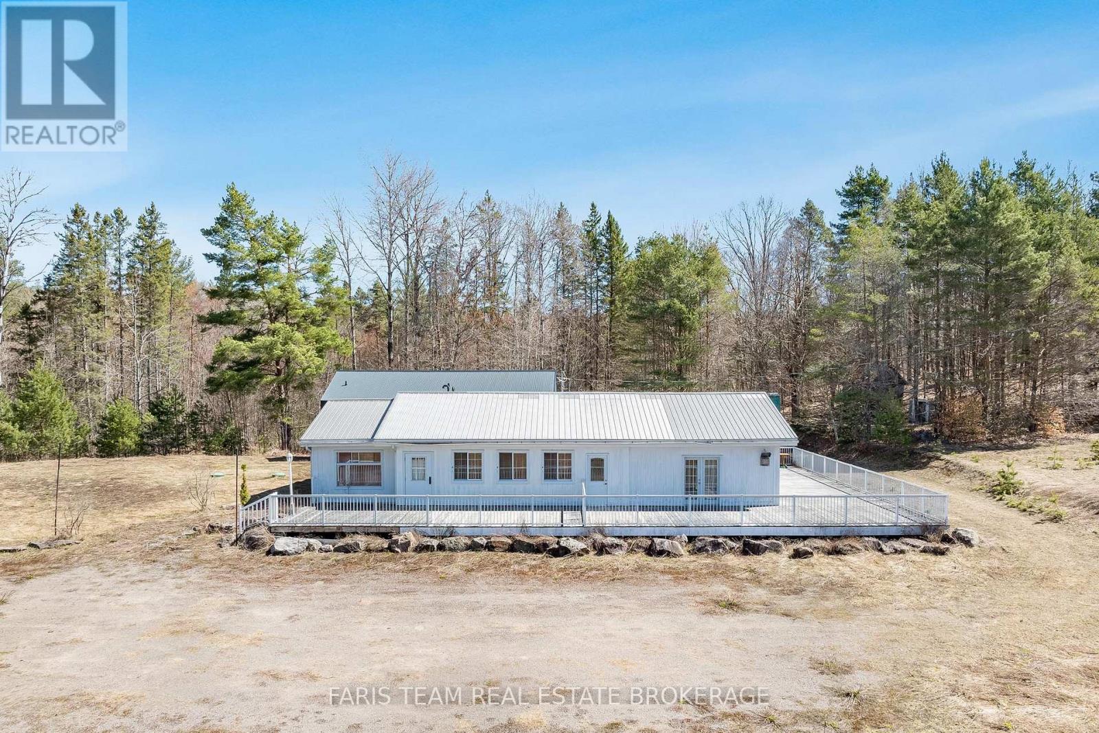 2180-2186 Hwy 141, Muskoka Lakes, Ontario  P0B 1L0 - Photo 2 - X12860370