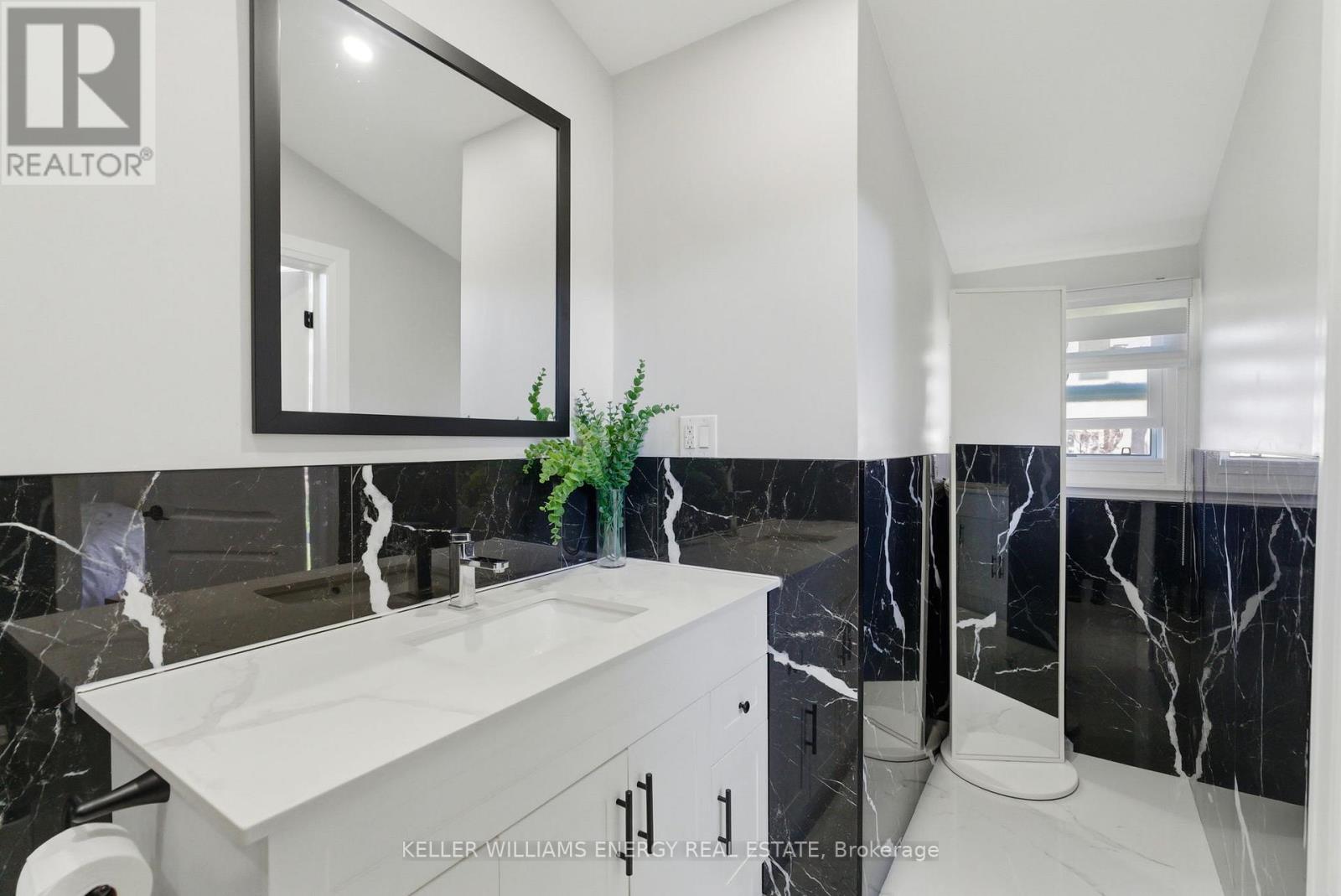 297 Grandview Street S, Oshawa, Ontario  L1H 7C6 - Photo 19 - E13052496