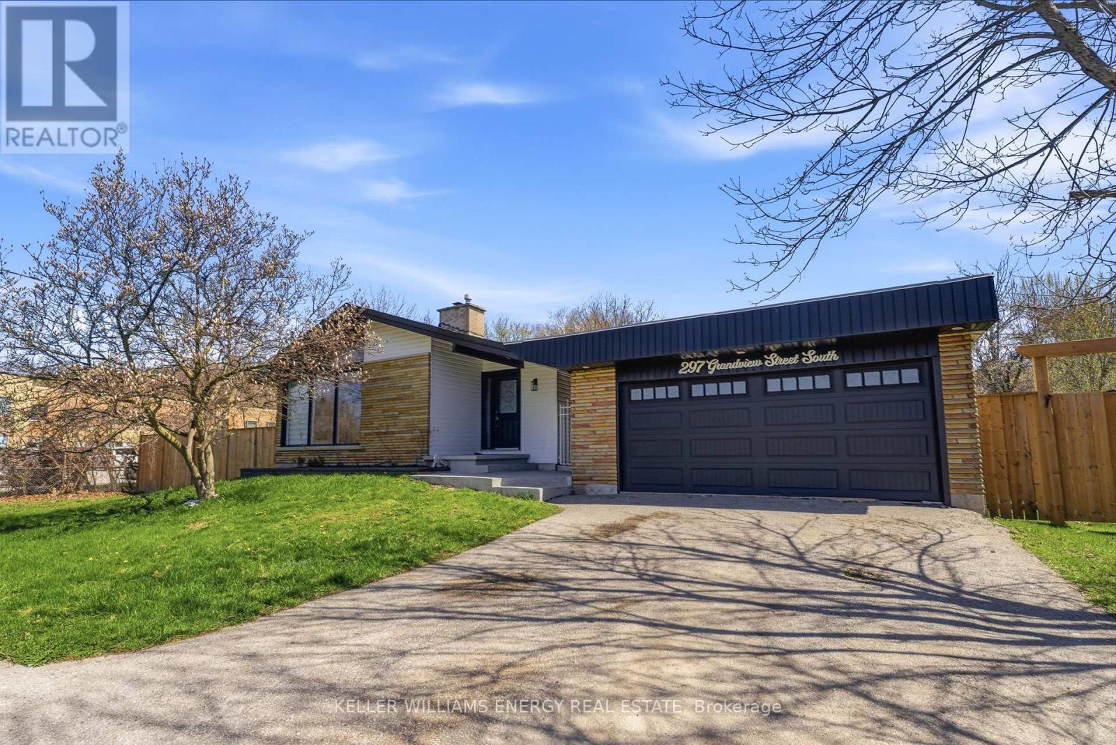 297 Grandview Street S, Oshawa, Ontario  L1H 7C6 - Photo 2 - E13052496