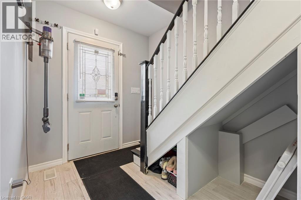 75 Dublin Street, Brantford, Ontario  N3R 2E5 - Photo 3 - 40823241