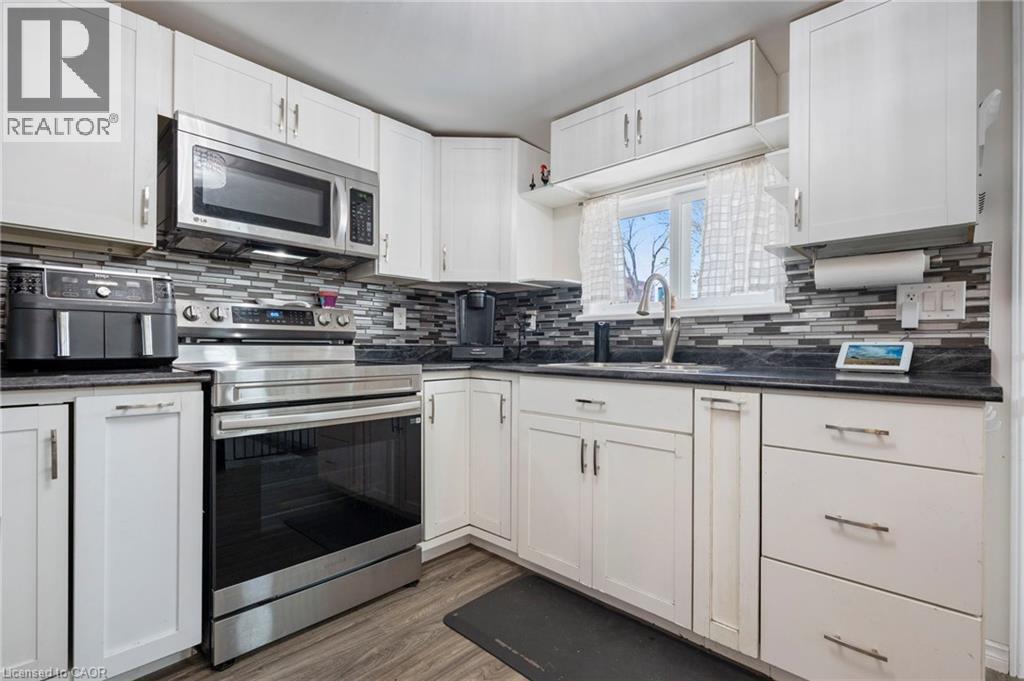 75 Dublin Street, Brantford, Ontario  N3R 2E5 - Photo 8 - 40823241