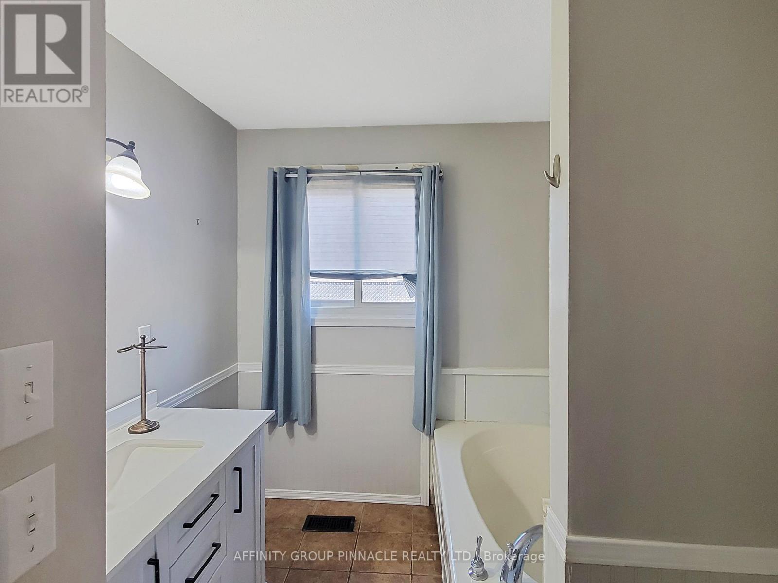 221 Dill Street, Bracebridge, Ontario  P1L 1E2 - Photo 17 - X13052286