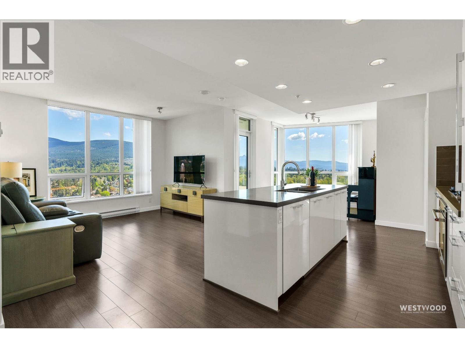 2301 3093 Windsor Gate, Coquitlam, British Columbia  V3B 0N2 - Photo 4 - R3115611