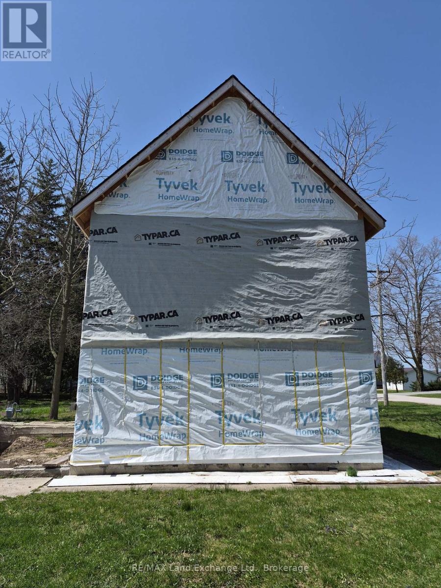 6 Malcolm Street, Huron-Kinloss, Ontario  N0G 2R0 - Photo 3 - X13052578