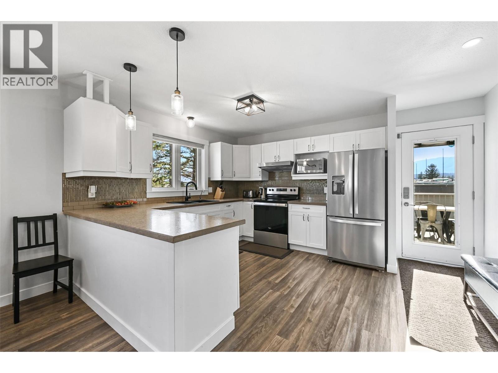 208 7th Avenue, Invermere, British Columbia  V0A 1K4 - Photo 5 - 10385124